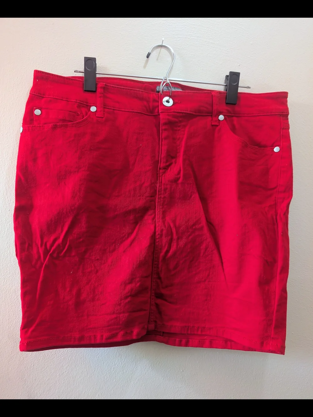 Torrid Women’s Plus *Size 14* Red Solid Mini Denim Skirt Stretch with Pockets!